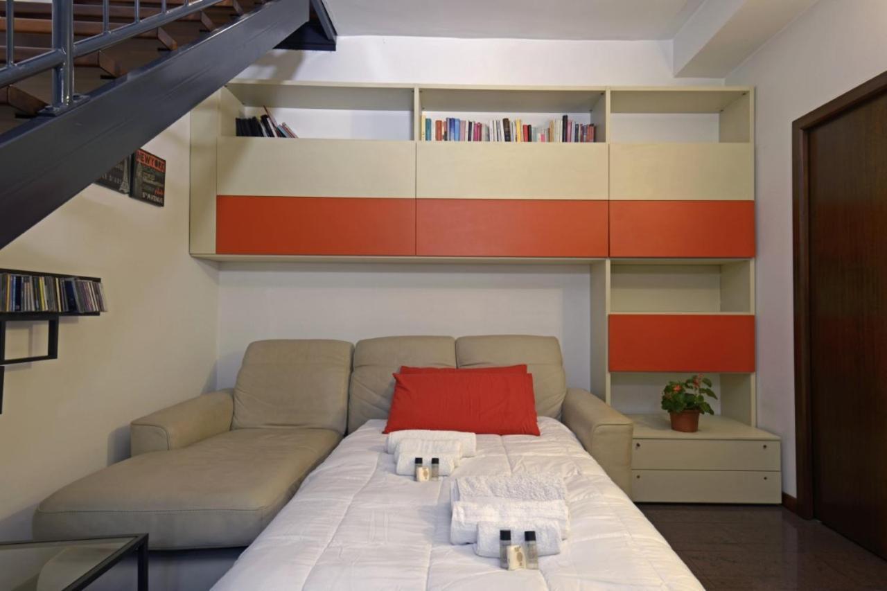 Ferienwohnung Cenisio - Corso Sempione Accogliente Mansarda Di Design Mailand Exterior foto